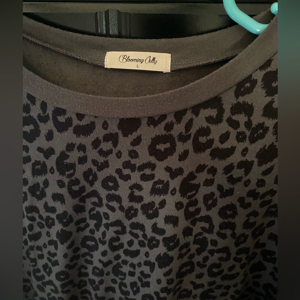 Large Cheetah print tshirt - Picture 3 of 3